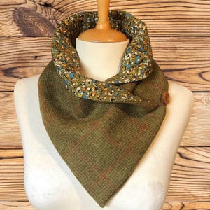 Écharpe en tweed de laine à carreaux vert écossais Harris Tweed®, col bénitier, tour de cou, tour de cou, tour de cou en tweed.