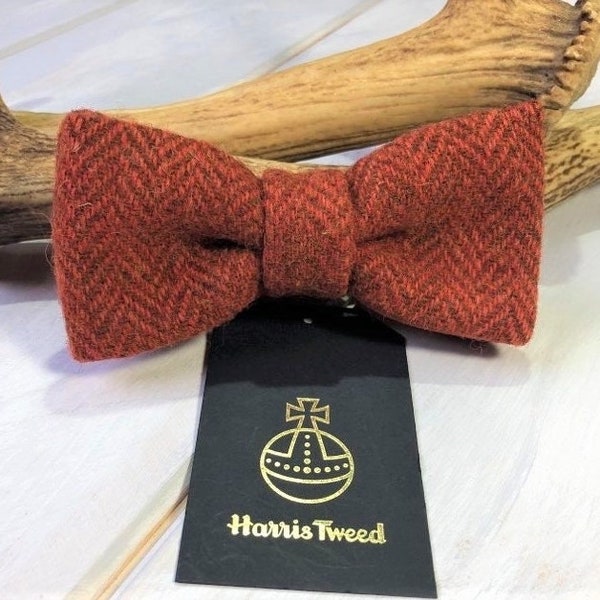 Harris Tweed® pre-tied bow tie. Burnt Orange herringbone Harris Tweed®  bowtie. Wedding tie. Cotton lining.