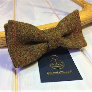 Harris Tweed® Harris tweed pre-tied bow tie. Estate check Green/Mustard Harris tweed bowtie. Wedding tie.