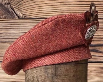 Béret en tweed Tam 0 pi Shanter, chapeau celtique, béret en tweed orange brûlé, Highlander Tam, bonnet écossais pour hommes, balmoral écossais, broche celtique.