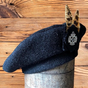Harris Tweed® Black Beret Tam 0&#39; Shanter, Celtic hat, Black Beret, Highlander Tam, Men&#39;s Scottish bonnet.