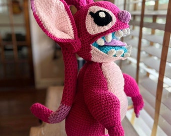 PATRÓN Alienígena rosa de pie