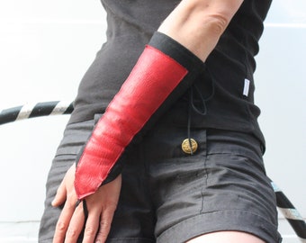 Arm Sleeves made of leather and fabrics fitting your VENAKI Boots