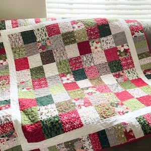 Hustle and Bustle Christmas Quilt/Lap Quilt/52”x52”