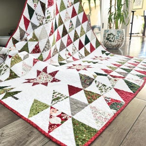 パッチワーククリスマスキルト：Moda FabricsコットンHSTデザイン、58x50