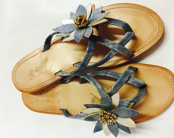 Sandals with flower