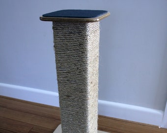 Free standing - SCRATCH POST (original)