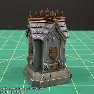 STAANDE CRYPT