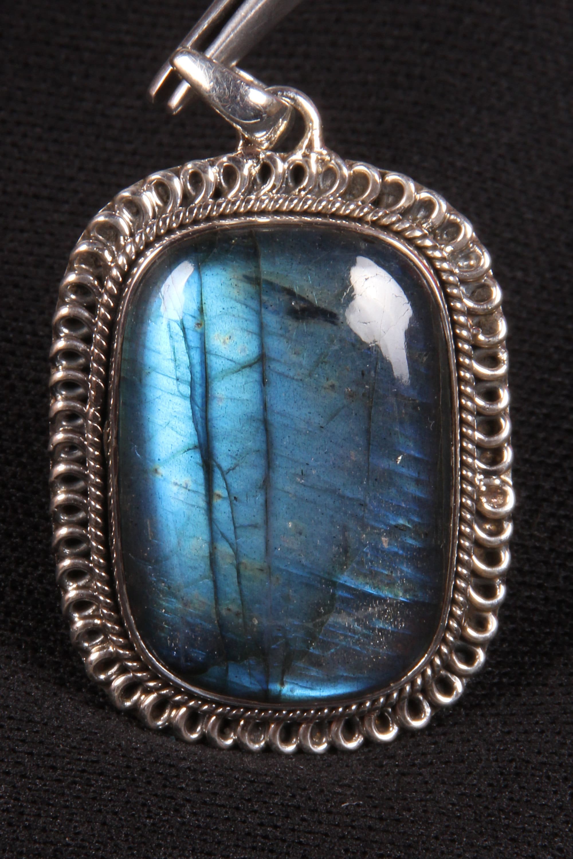 Labradorite Pendant 925 Sterling Silver – Blue Flash Oval Gemstone Jewelry MO995