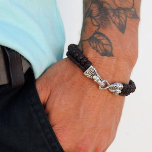 Pulsera cuero plata 925.Pulsera cuero trenzada hecha a mano.cobras plata 925.Leather sterling silver handmade bracelet Groomsmen bracelet