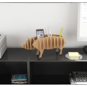 PIG PEN DESK - plantilla Archivo de corte CNC - Sliced 3d Modelo para cartón - Plantilla animal corte por láser - Diseño de interiores estante de escritorio