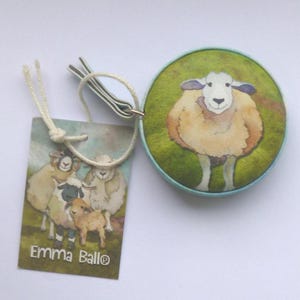 エマ・ボールの巻尺、様々なデザイン、拭き取り可能、5.5 cm、1.5 mの伸縮式テープ Felted Sheep