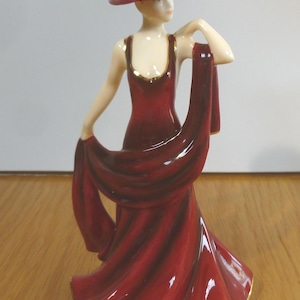 Royal Doulton Figurine, To Someone Special, HN5450, hand painted, china, collectable, 13 cm