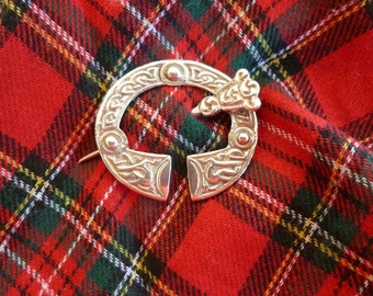 Vintage Scottish Silver Shawl Pin, hallmarked, sterling silver, Robert Allison, made in scotland, celtic, 1945, twisted celtic knot design