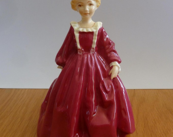 Grandmothers Dress, Royal Worcester Figurine, vintage, 3081, F. G. Doughty