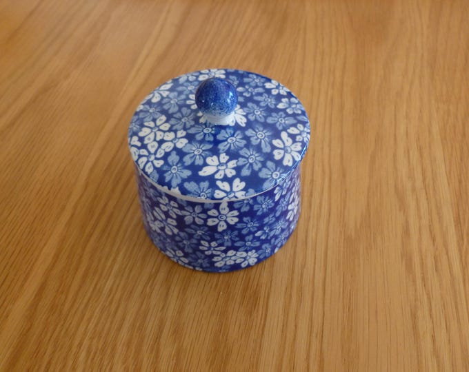 Vintage Blue And White Floral Pot, Hillchurch Pottery, trinket pot, Staffordshire, lidded, great condition, pretty, England, 8.5 cm