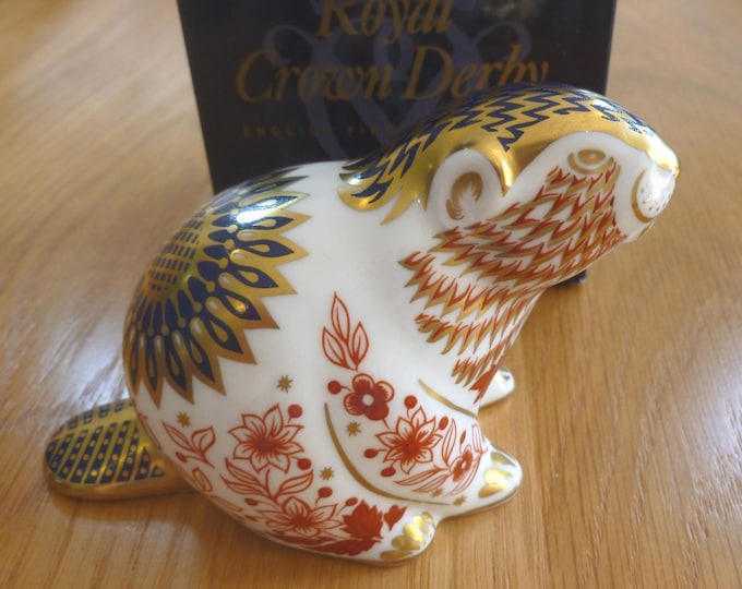 Royal Crown Derby Beaver, fine bone china, gold, collectable paperweight