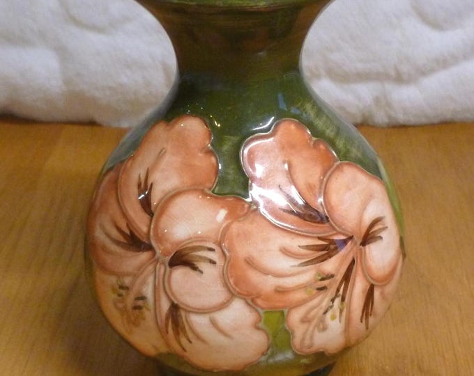 Moorcroft Pottery Peach Hisbiscus Vase, 1950's, green