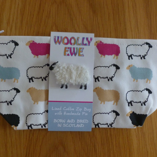 Woolly Ewe, sac doublé zippé et épingle faite à la main, par Hairy Coo, fabriqué au Royaume-Uni, sac de rangement pour tricoteurs et artisans, sac en coton, notions