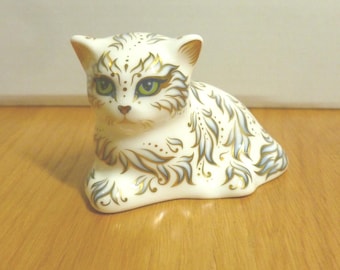 Royal Crown Derby Kitten, Cottage Garden Kitten, Millie, handpainted, gold stopper, England