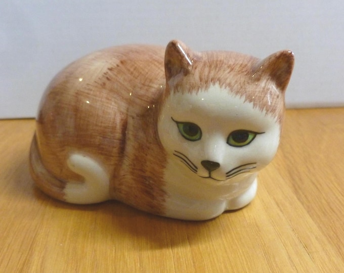 Quail Cat, ceramic, vintage, collectable, 11 x 7 x 6 cm, UK