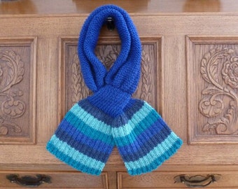 The Skye Scarf knitting pattern, PDF, digital download, easy knit, keyhole scarf, adult or child, DK, worsted, from Scotland, Wee Window