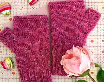 Fingerless Mittens, Digital Knitting Pattern, Easy Knit gloves, Dk yarn