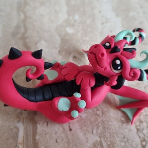 dragon magnet, handmade magnet, polymer clay dragon figurine, collectible dragon sculpture, oryginal gift idea, fantasy magnet, clay token