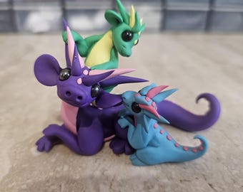 moederdraak met baby's, mamadraak, handgemaakt drakenbeeldje, origineel cadeau voor Moederdag, drakensculptuur, miniatuurdraak
