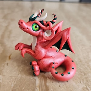 swarovski crystals dragon, handmade dragon sculpture, miniature dragon, oryginal gift idea, pink dragon, fantasy gift, DnD dragon marker