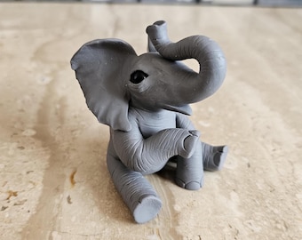 Sculpture d'éléphant faite à la main, figurine d'éléphant miniature, figurine d'éléphant en argile polymère, éléphant porte-bonheur, art animalier, sculpture OOAK