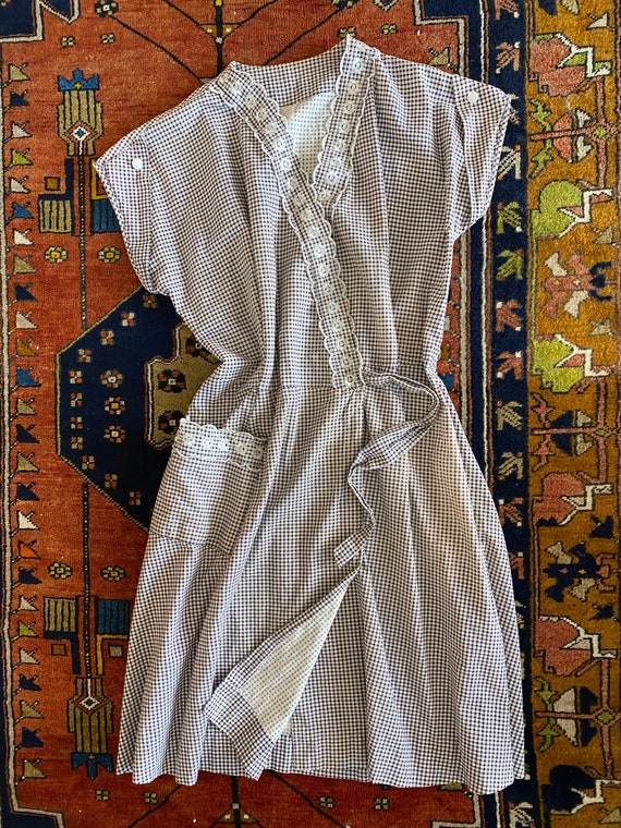 Vintage 1950s embroidered gingham cotton wrap dres