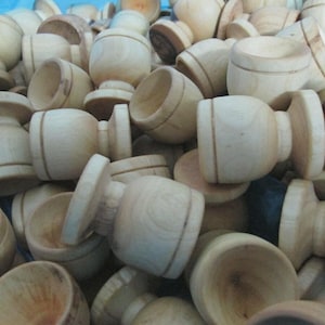 Mini tasse en bois d'olivier Bethléem sculptée à la main. Calice. Fait main en Terre Sainte