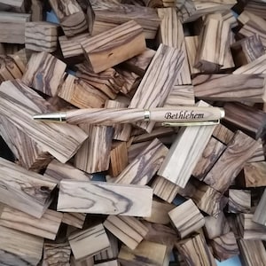 4Ib+ ( 1850g ) Olive Wood Cast Off Cuttings / Cutoffs / Pen Turning blanks .Lumber / 80 - 90 pieces / chunks / 2.50 inch length