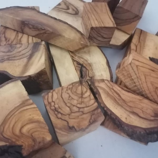 4 lb ( 1850 gram ) Bethlehem Olive Wood Pieces . Cast Off . Cuttings . Cutoffs . Turning blanks Lumber .  chunks.  For DIY creations