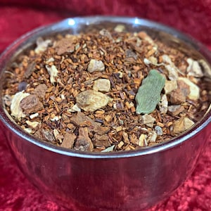 Chocolate Chai Tea Loose Leaf, Chai Latte Konzentrat zum Selbermachen, genug für 14 Tassen, frische Kräuter Gewürze und Rooibos Tee, mit Koffein