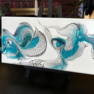 Original abstrakt flytande väggkonst 8x16, laddad palettkniv, canvas med svepmotiv, blågrön och silverfärgad modern kustdekor, vågcellsmålning bild 3