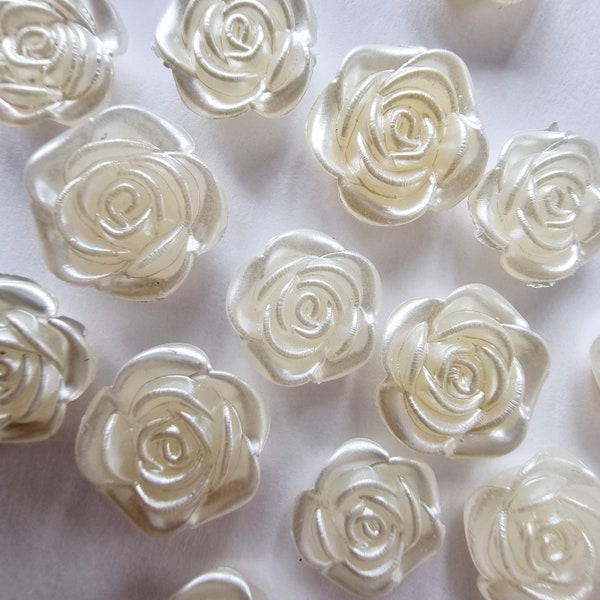 Boutons roses blanches - 2 tailles - 12 mm, 18 mm, tige, jardin, nature, fleur, rose, vintage, boutons femme, boutons fille - 10 boutons