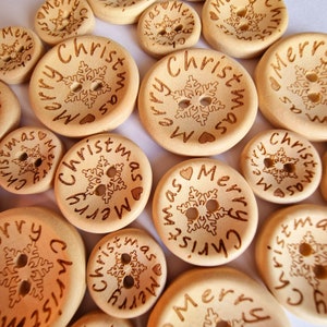 10 x Bottoni in legno di Buon Natale - 3 misure, 15 mm, 20 mm, 25 mm - Rotondi, Legno naturale, Natale, Fiocco di neve, Festivo, Neve, Maglia, Creazione di biglietti