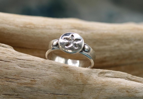 Ring, sterling silver, antiqued, starfish, ocean theme