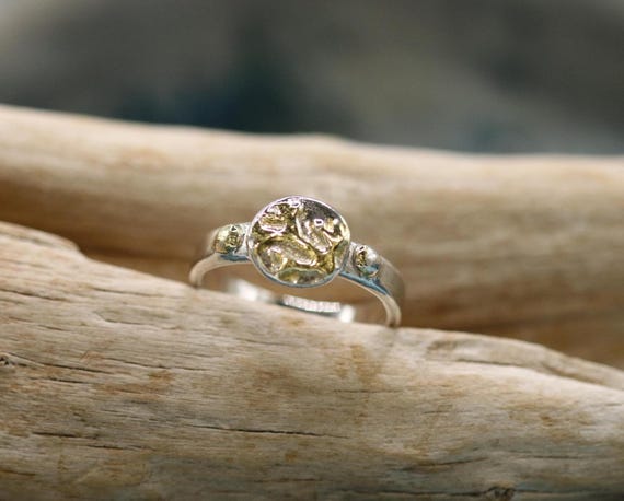 Ring, sterling silver, gold painted, coral, ocean themed