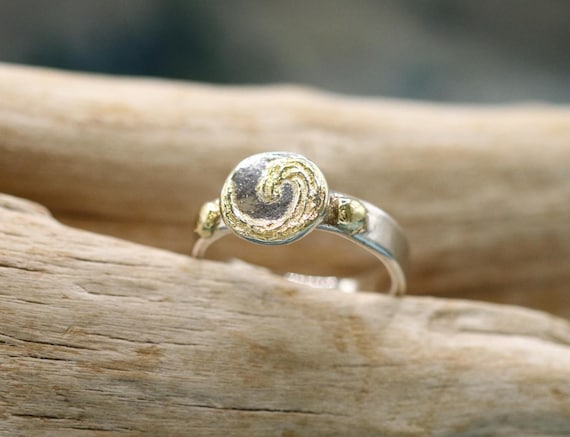 Ring, sterling silver, touch of gold, wave, ocean themed