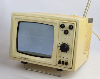 Vintage Beige Portable TV Silelis 405D-1. Shiljalis Television USSR. Space Age Retro style TV Silelis. Prop Home Decor. Space Age Design