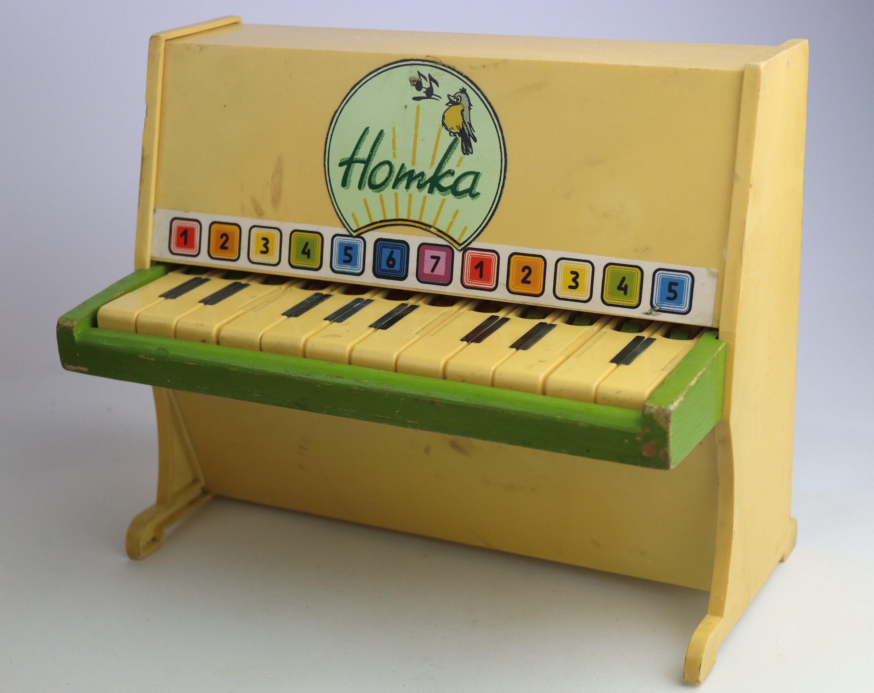 antiguo piano infantil de 12 teclas dificil - Comprar Videojogos e Consolas  descatalogados no todocoleccion