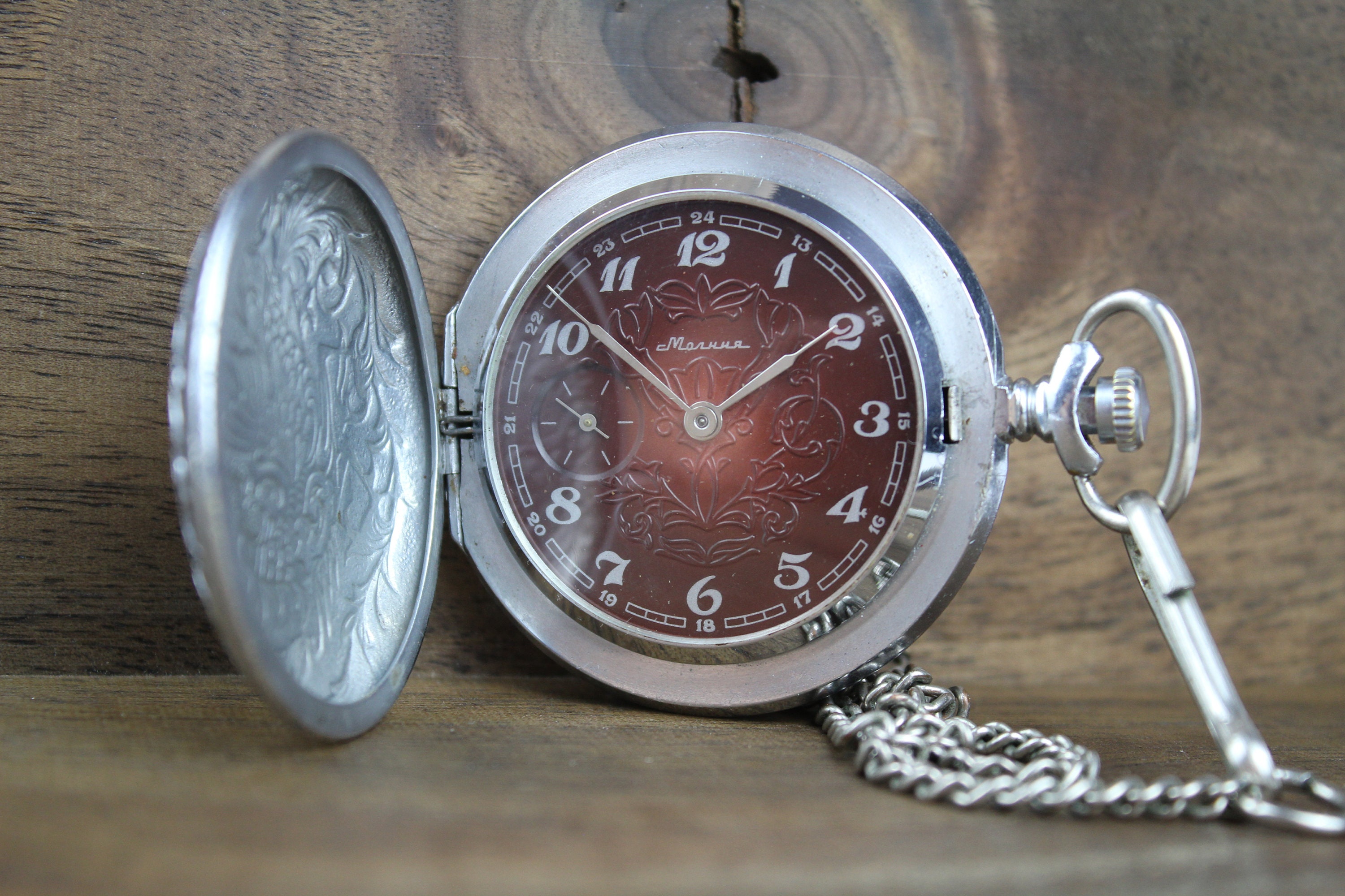 Rotes Zifferblatt, Vintage mechanische Taschenuhr UdSSR, MOLNIJA  