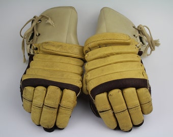 Sovjet Handschoenen. Vintage hockey handschoenen. Leren - Nederland