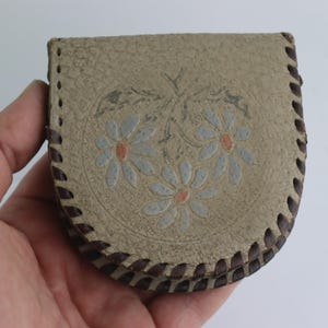 Russische Brieftasche aus Leder. Vintage Geldbörse. Münzen Geldbörse. Russische Souvenir. Hergestellt in der UdSSR. kleines Täschchen.  Kindergeldbörse Kamille