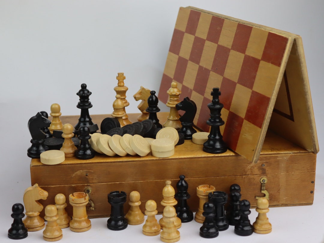 Vintage Chess Set With Chessboard, Staunton Chess Set, Wood Rollup Chess Board, Germany Chess