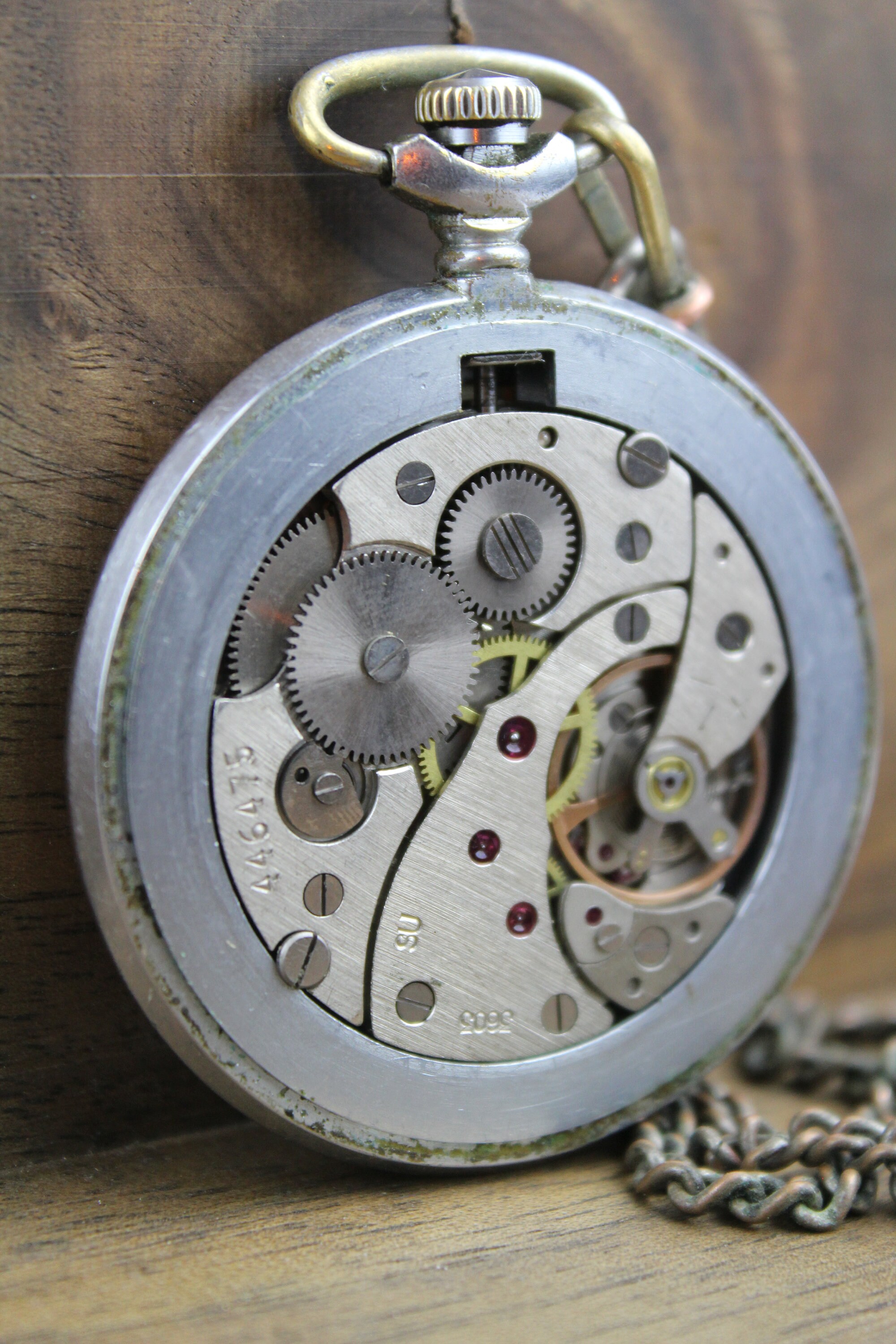 Rotes Ziffernblatt, Vintage mechanische Taschenuhr UdSSR, MOLNIJA 
