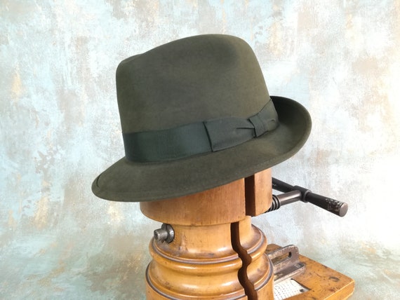 Green vintage fedora. Size 57 cm. US 7 1/8. Hat fr